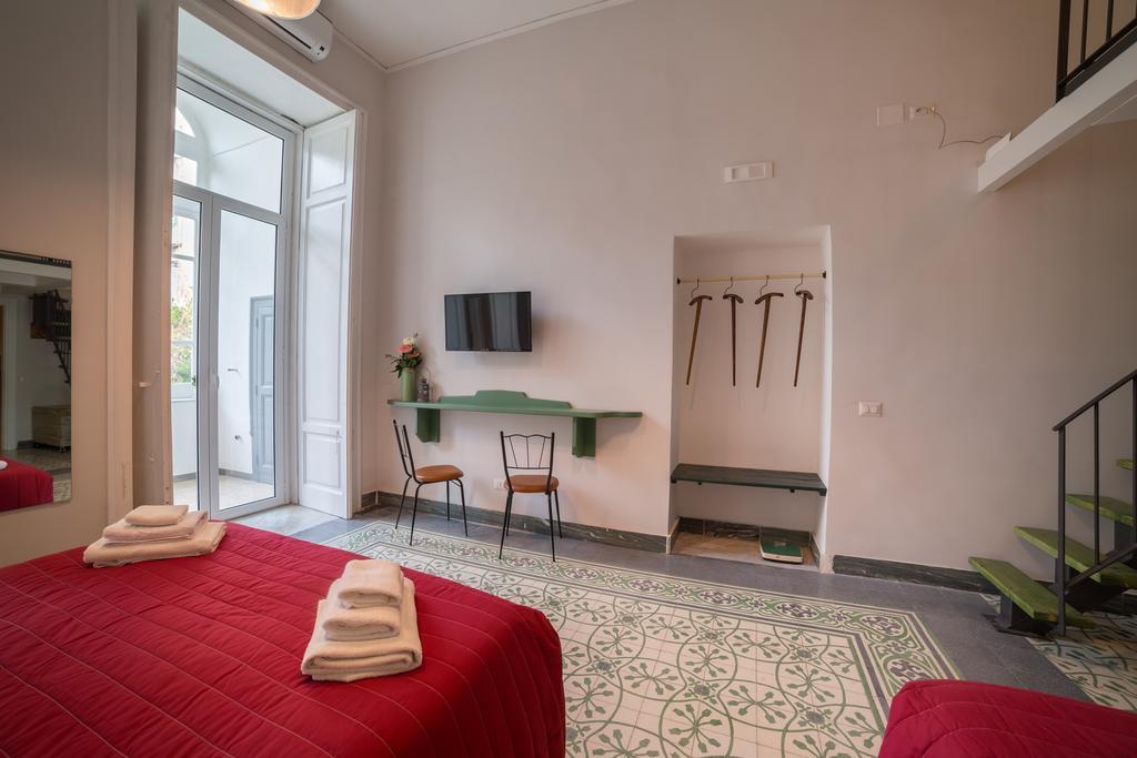 The Foria House By House In Naples Bed & Breakfast Стая снимка